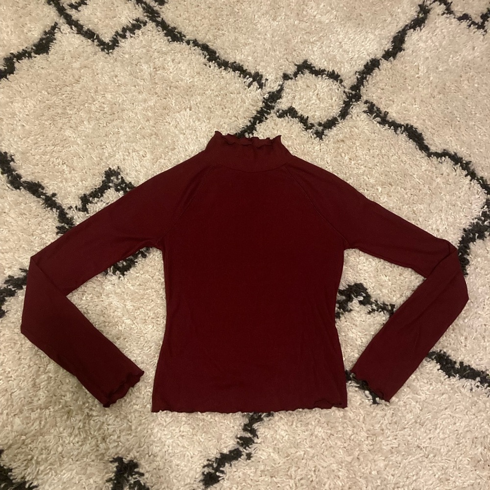 Long sleeved ribbed shirt